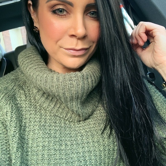 A New Day Green Cowl Neck Tunic Length Sweater Medium Blogger Favorite - Picture 7 of 10